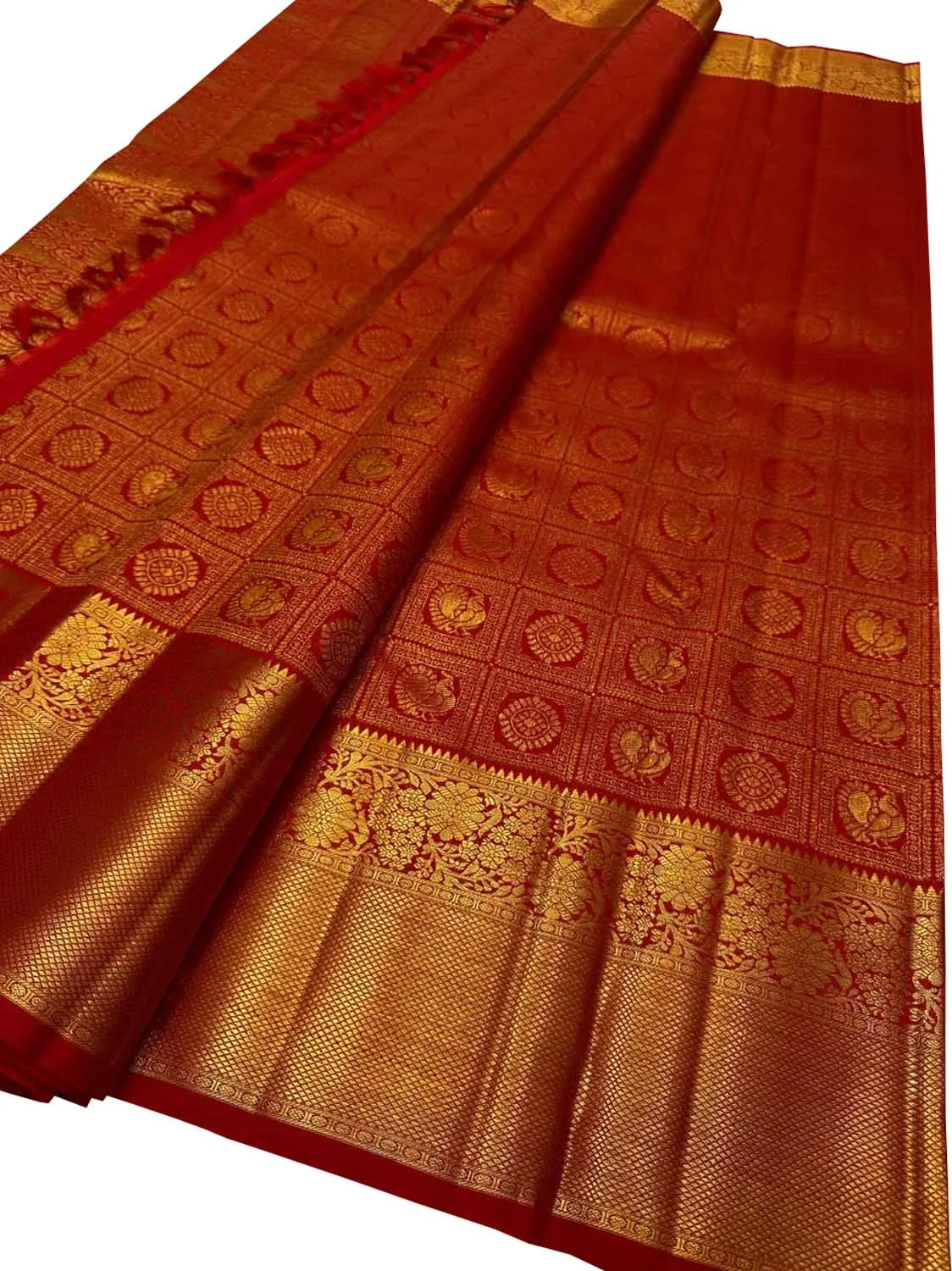 Red Handloom Kanjeevaram Pure Silk Saree - Elegant and Timeless